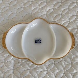 Anchor Hocking Vintage White Milk Glass Dish with Gold Accents Excellent